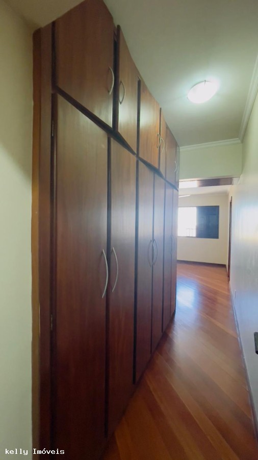 Apartamento para alugar com 4 quartos, 155m² - Foto 25