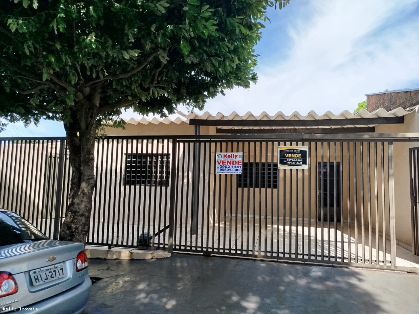Casa à venda com 3 quartos, 117m² - Foto 1