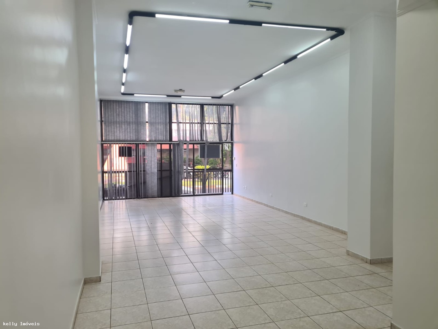 Prédio Inteiro para alugar, 275m² - Foto 2