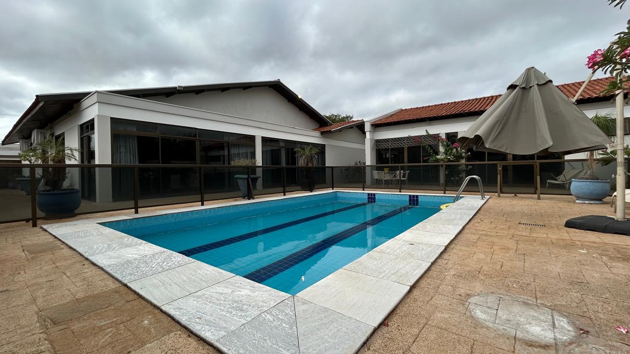 Casa de Condomínio para alugar com 4 quartos, 550m² - Foto 1