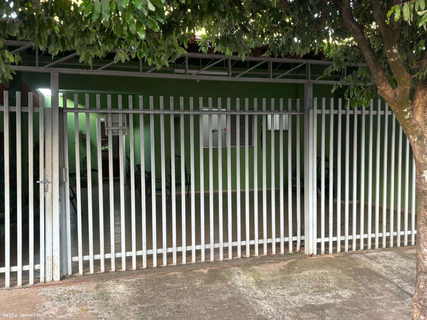 Casa à venda com 3 quartos, 193m² - Foto 2