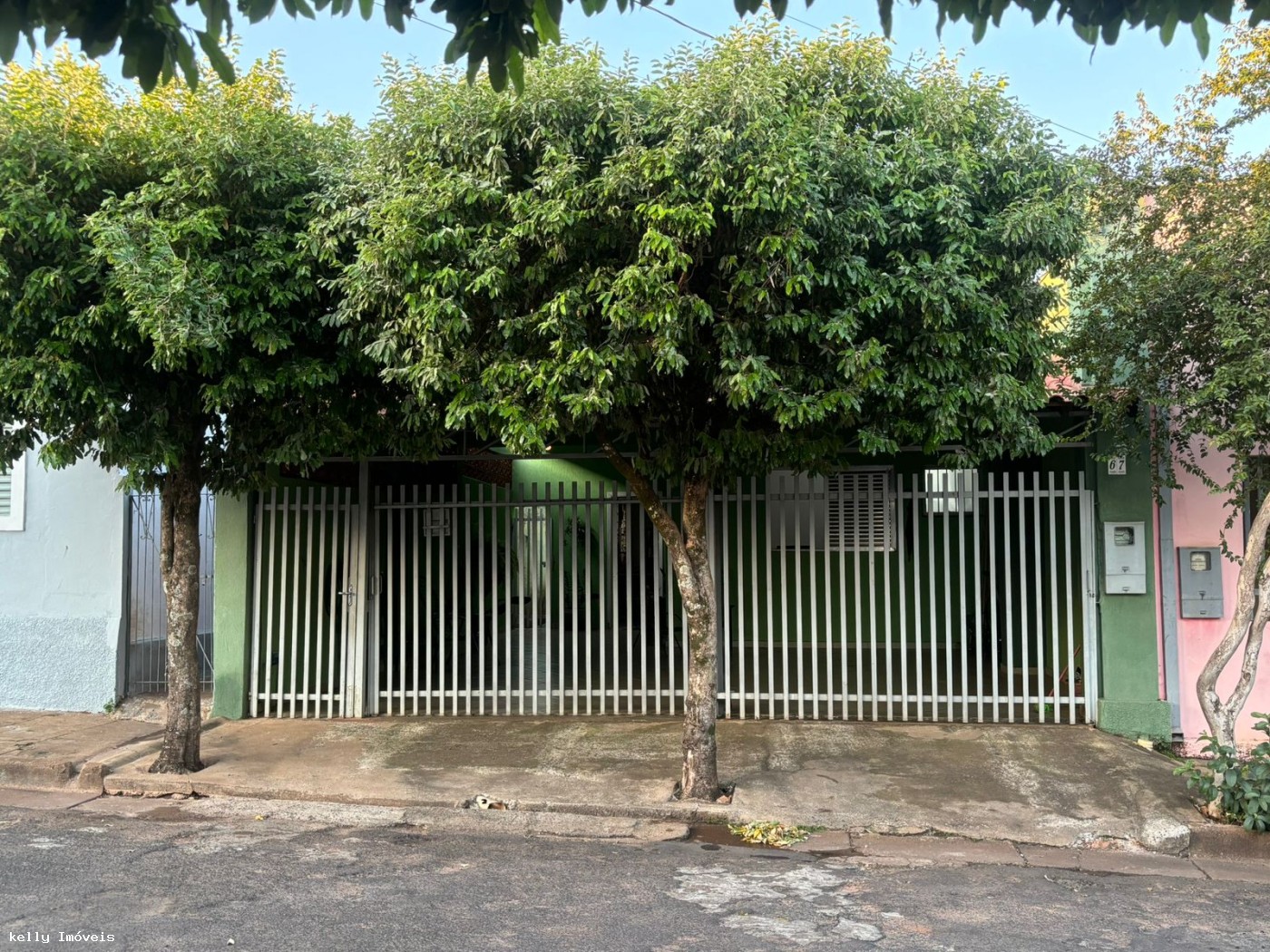 Casa à venda com 3 quartos, 193m² - Foto 1