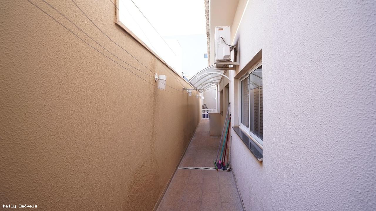 Casa de Condomínio à venda com 5 quartos, 300m² - Foto 8