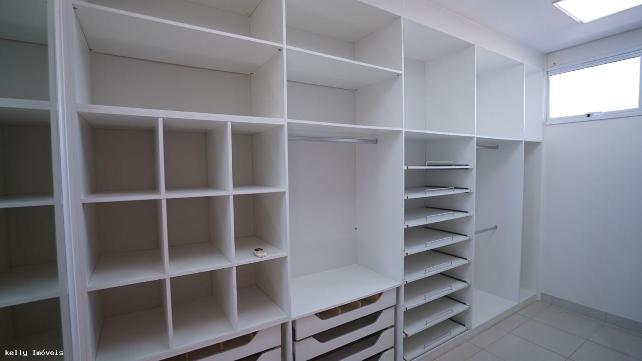 Casa de Condomínio à venda com 5 quartos, 300m² - Foto 18