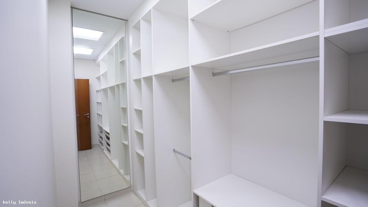 Casa de Condomínio à venda com 5 quartos, 300m² - Foto 22