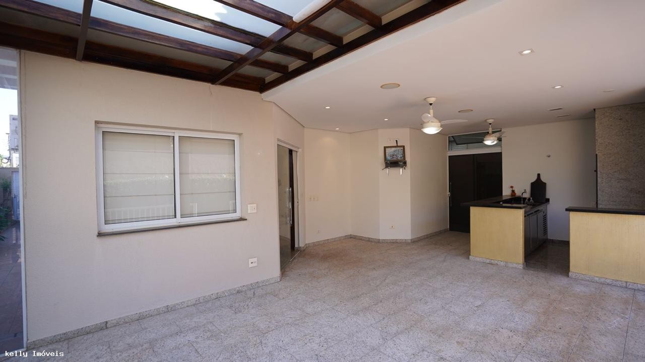 Casa de Condomínio à venda com 5 quartos, 300m² - Foto 32
