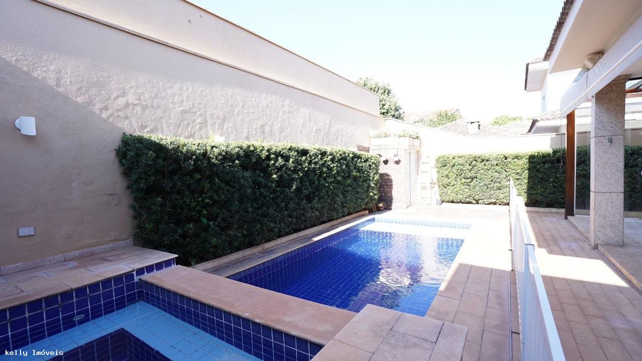 Casa de Condomínio à venda com 5 quartos, 300m² - Foto 2