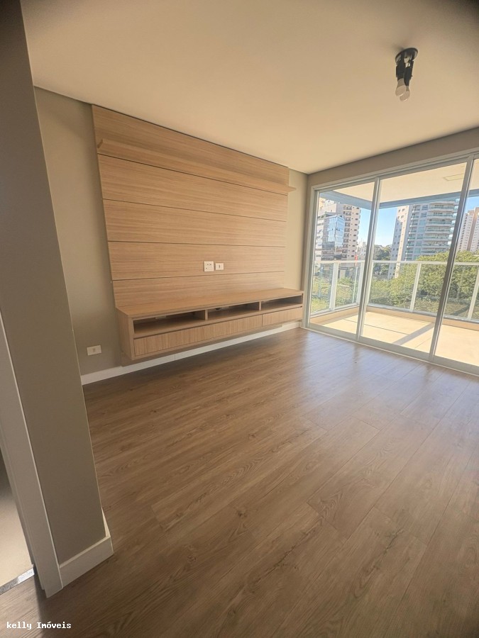 Apartamento para alugar com 3 quartos, 96m² - Foto 13