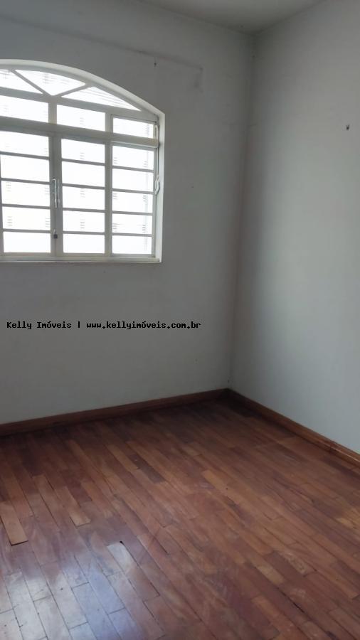 Casa para alugar com 4 quartos, 400m² - Foto 22
