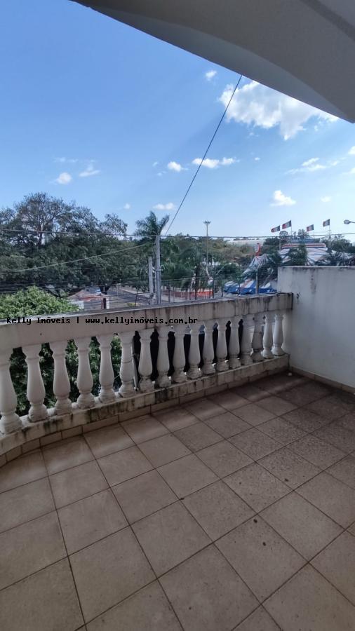 Casa para alugar com 4 quartos, 400m² - Foto 7