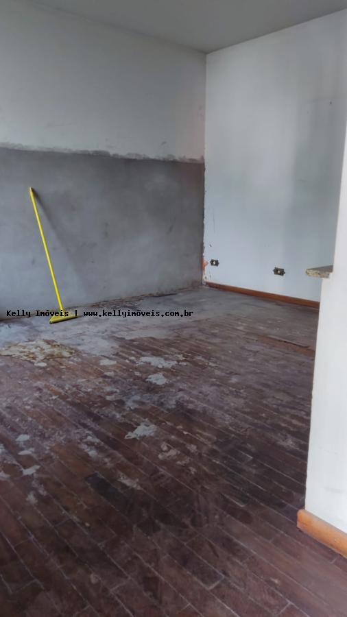 Casa para alugar com 4 quartos, 400m² - Foto 23