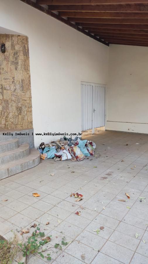 Casa para alugar com 4 quartos, 400m² - Foto 26