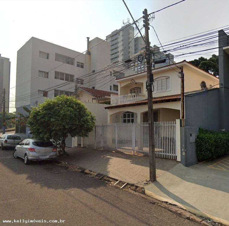Casa para alugar com 4 quartos, 400m² - Foto 2