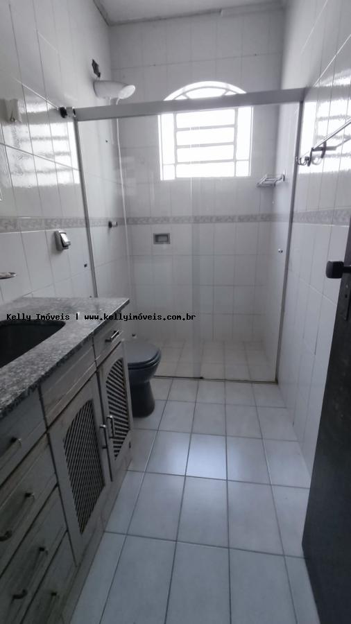 Casa para alugar com 4 quartos, 400m² - Foto 4
