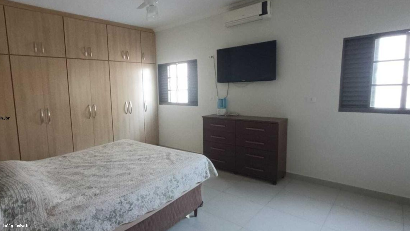 Casa à venda com 3 quartos, 332m² - Foto 10