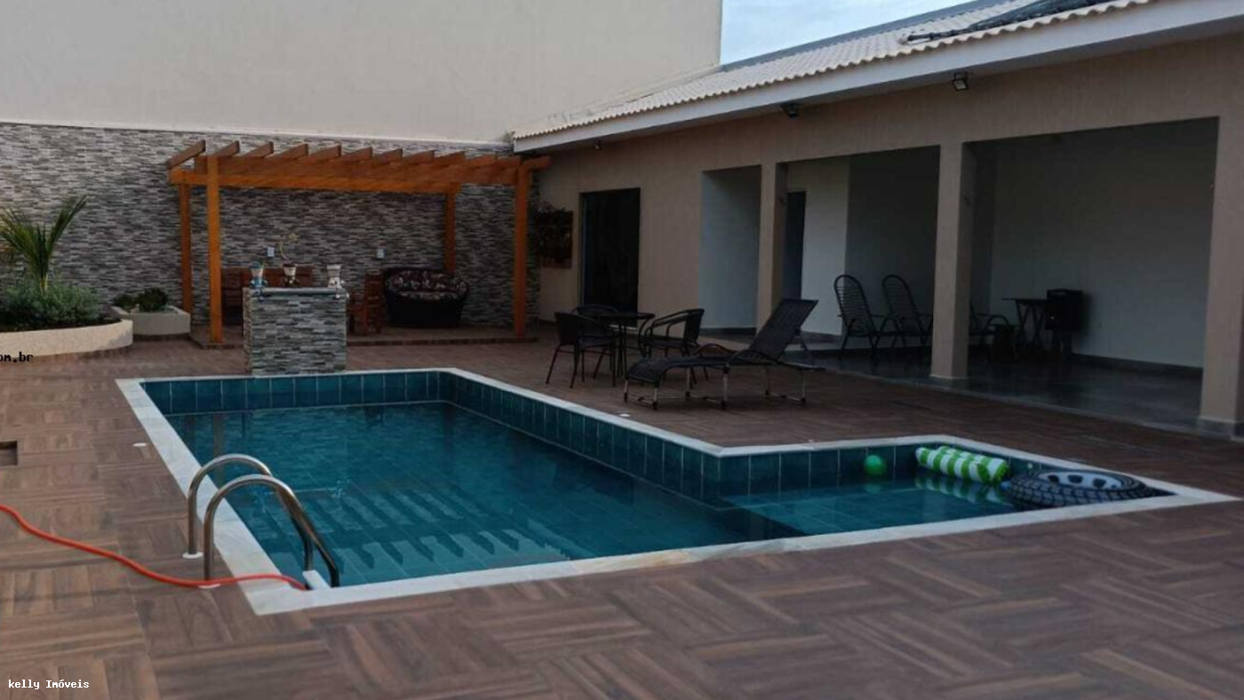 Casa à venda com 3 quartos, 332m² - Foto 16