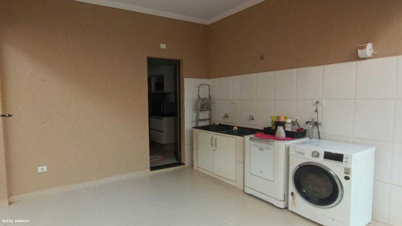 Casa à venda com 3 quartos, 332m² - Foto 17