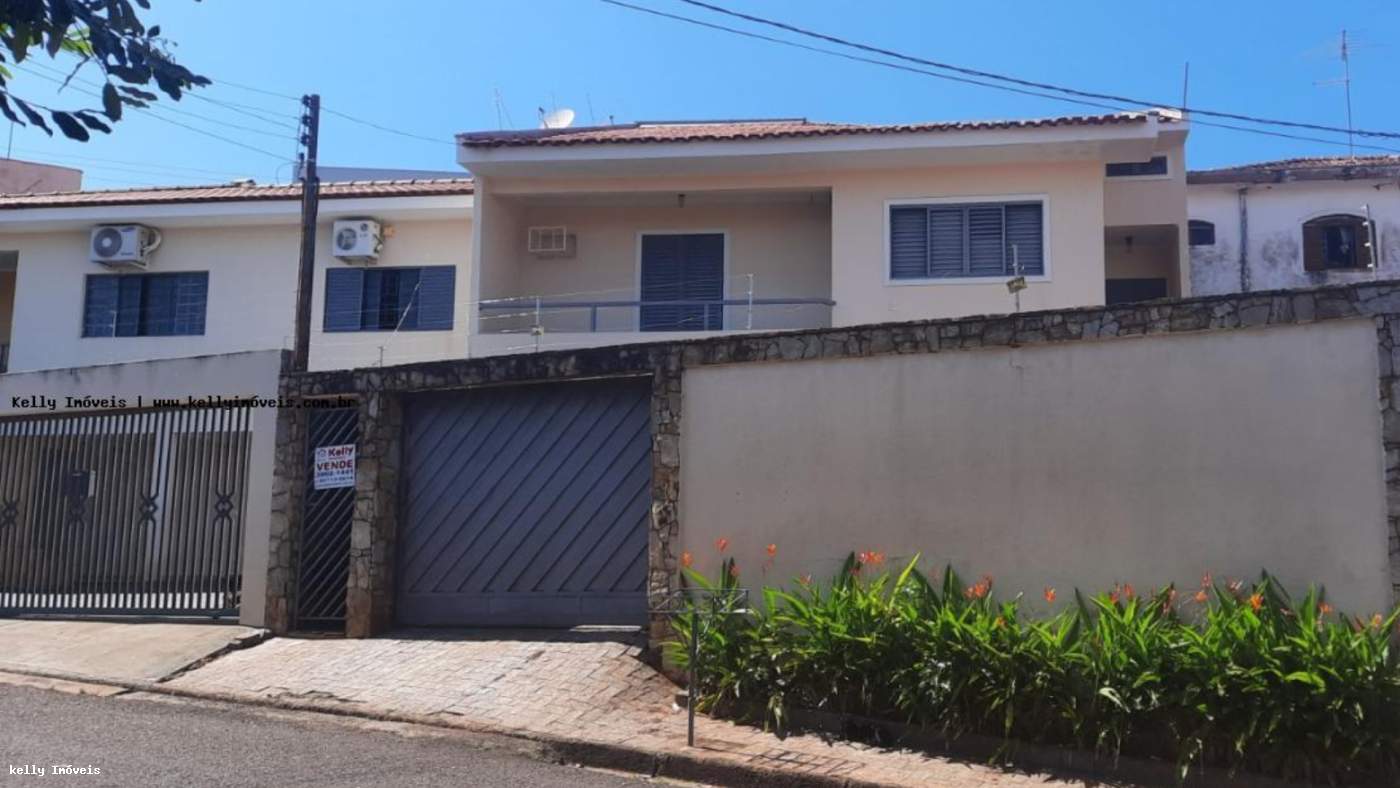 Casa, 3 quartos, 210 m² - Foto 2