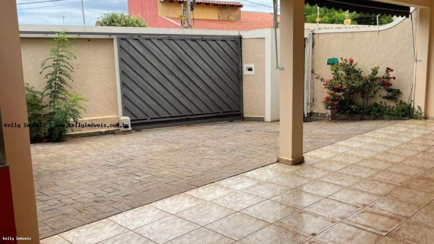 Casa, 3 quartos, 210 m² - Foto 1