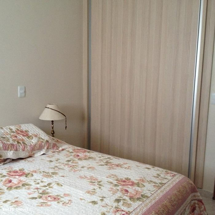 Casa de Condomínio para alugar com 3 quartos, 250m² - Foto 3