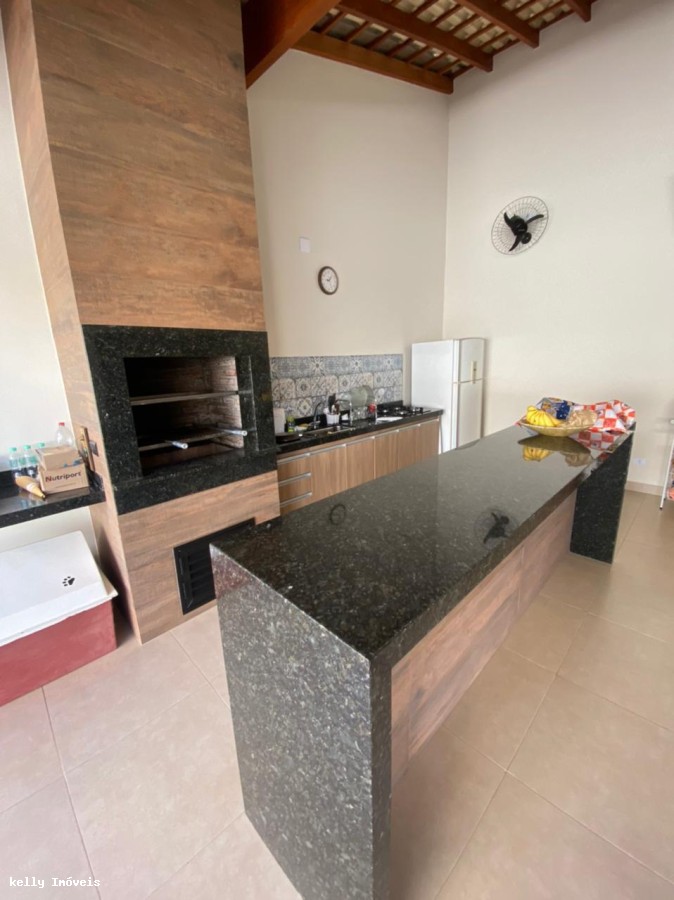 Casa de Condomínio para alugar com 3 quartos, 250m² - Foto 9