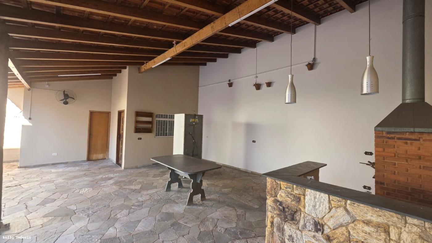 Casa para alugar com 5 quartos, 390m² - Foto 7
