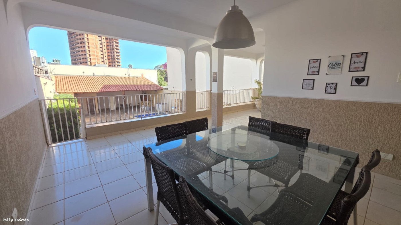 Casa para alugar com 5 quartos, 390m² - Foto 19