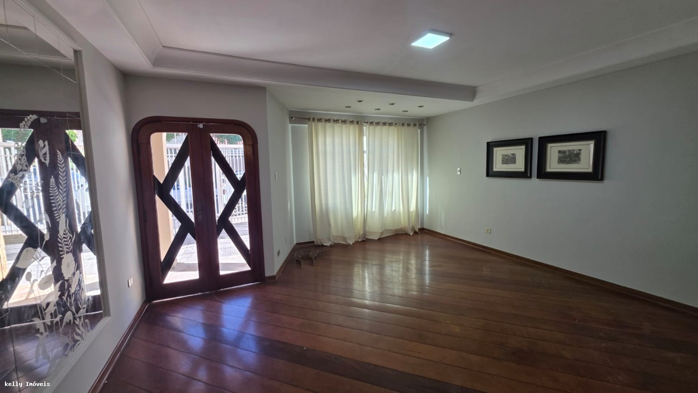 Casa para alugar com 5 quartos, 390m² - Foto 16