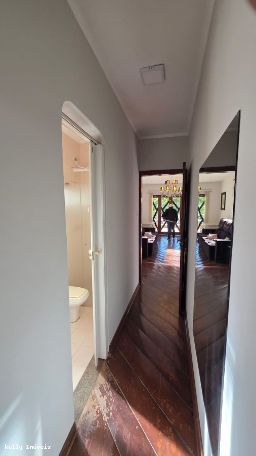 Casa para alugar com 5 quartos, 390m² - Foto 23