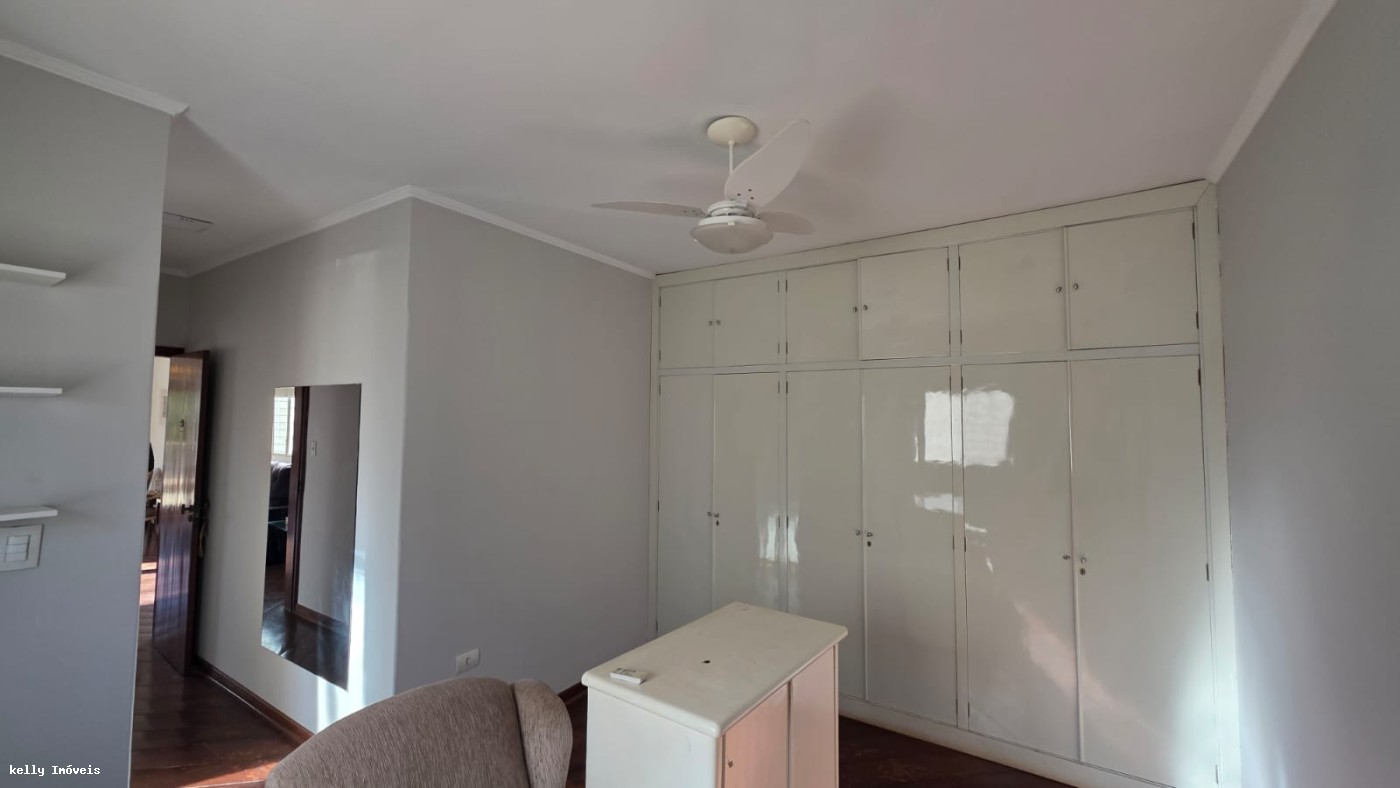 Casa para alugar com 5 quartos, 390m² - Foto 22