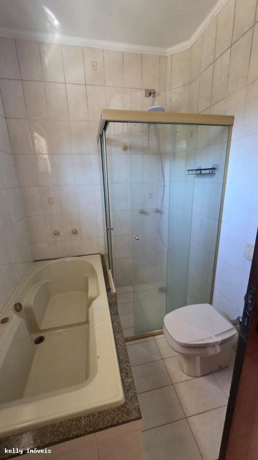 Casa para alugar com 5 quartos, 390m² - Foto 28