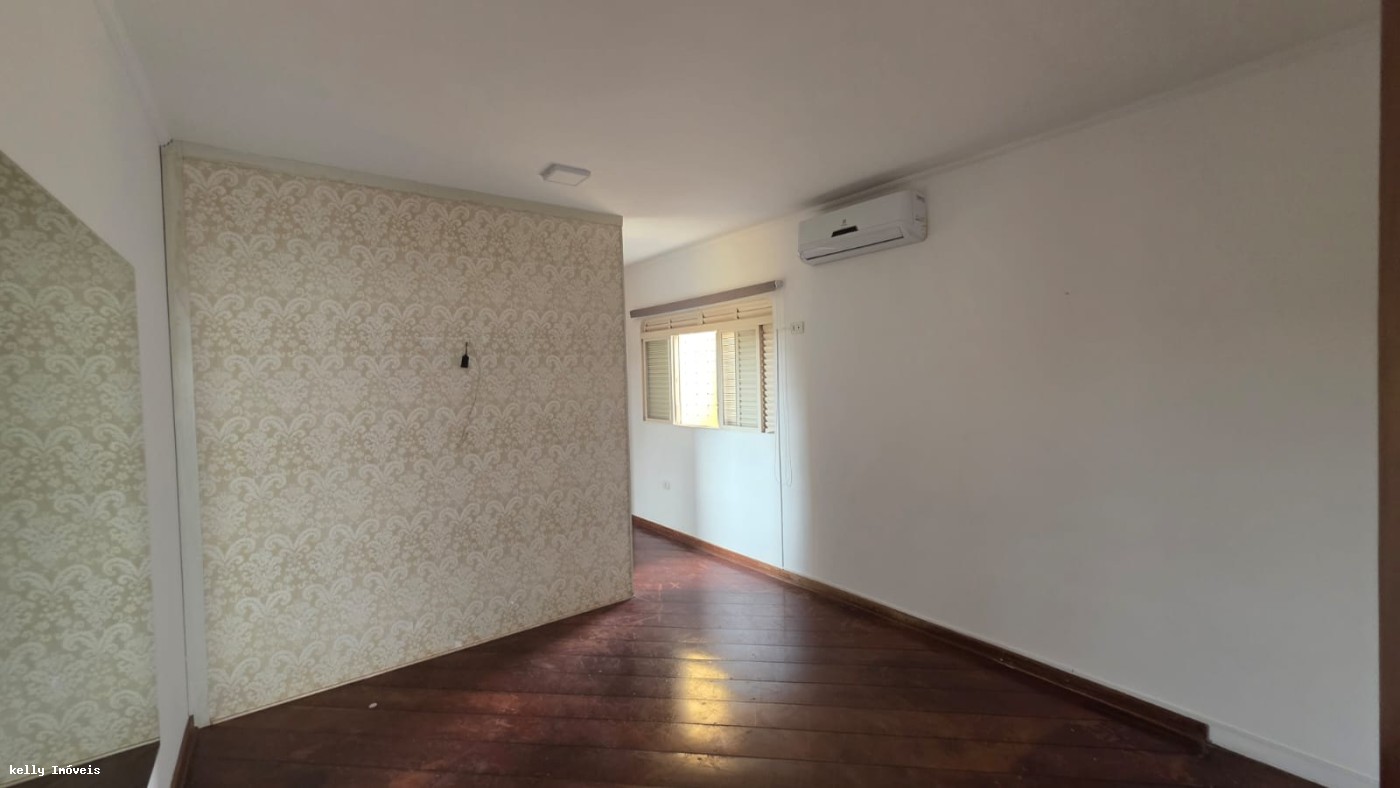 Casa para alugar com 5 quartos, 390m² - Foto 25