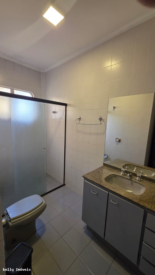 Casa para alugar com 5 quartos, 390m² - Foto 30