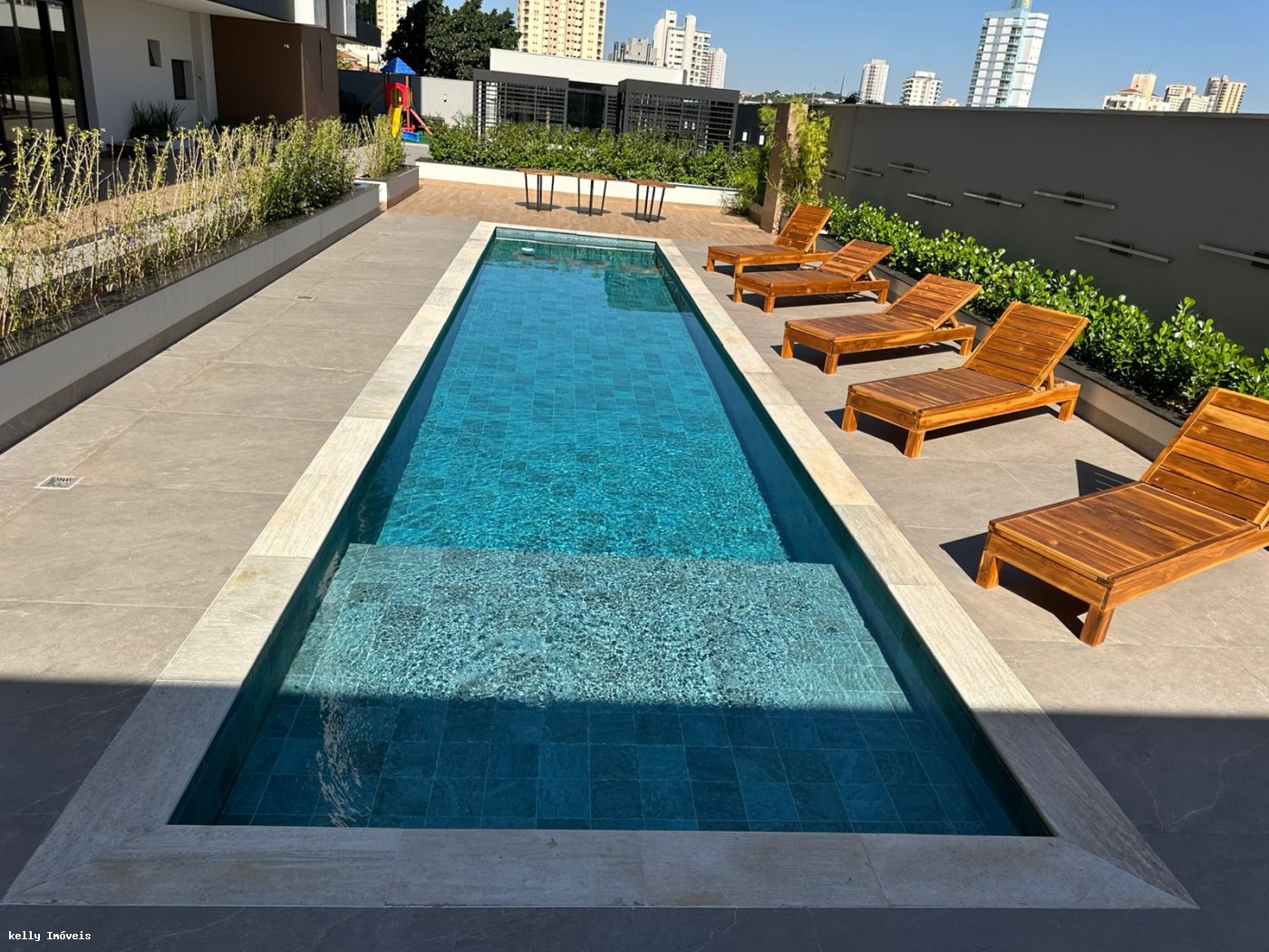 Apartamento para alugar com 3 quartos, 118m² - Foto 12