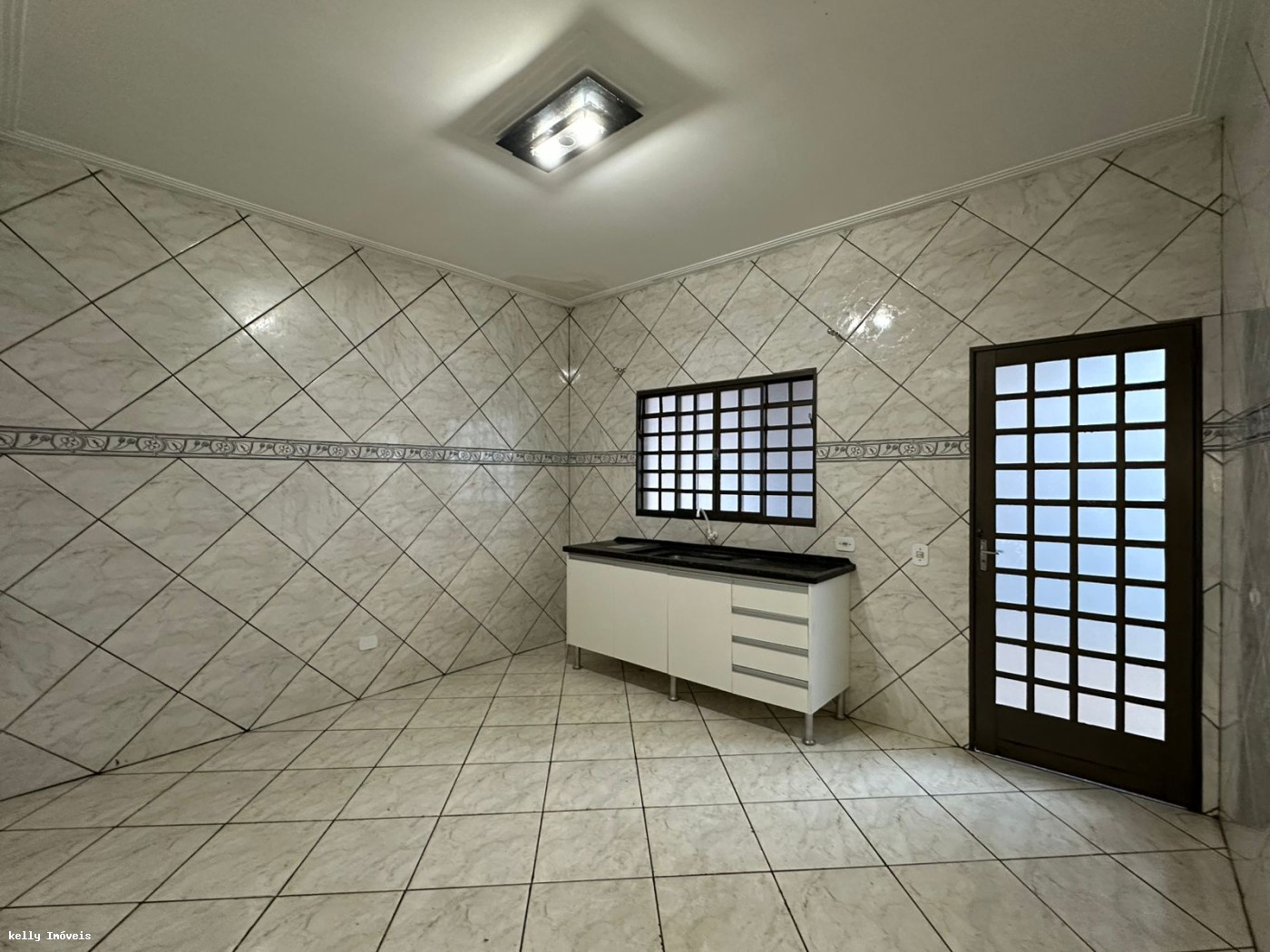 Casa para alugar com 2 quartos, 135m² - Foto 13