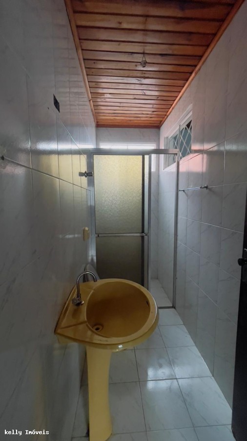 Casa para alugar com 2 quartos, 150m² - Foto 2