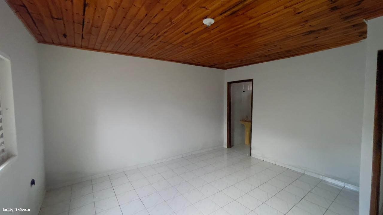 Casa para alugar com 2 quartos, 150m² - Foto 4