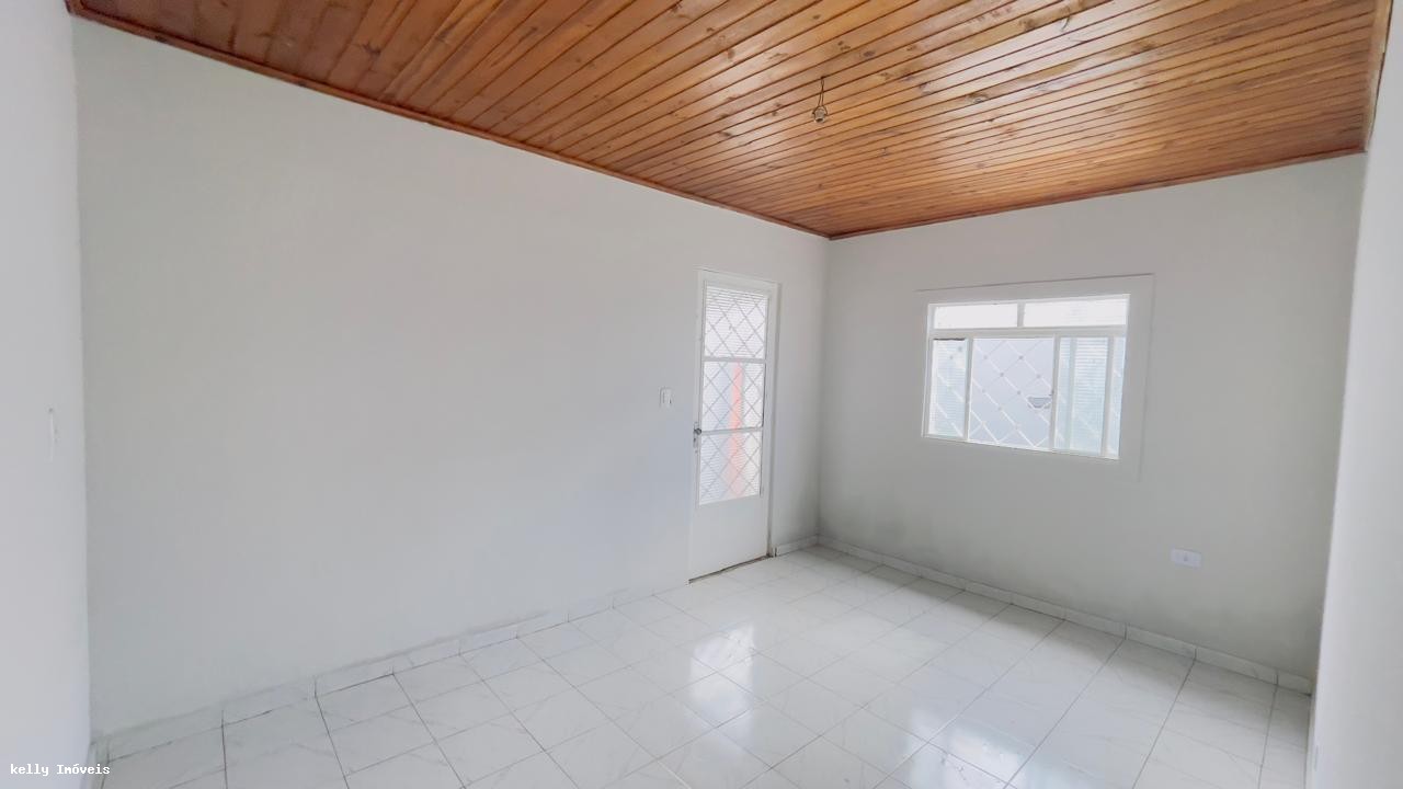 Casa para alugar com 2 quartos, 150m² - Foto 3