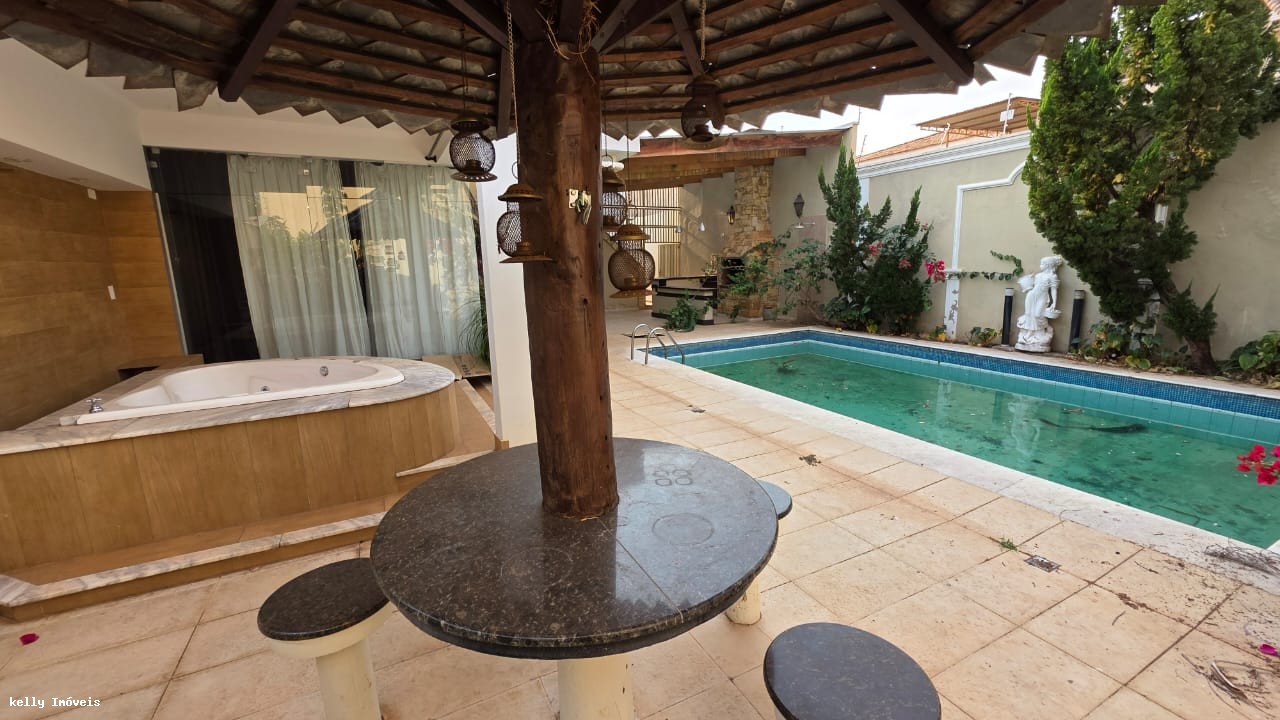 Casa, 5 quartos, 353 m² - Foto 1