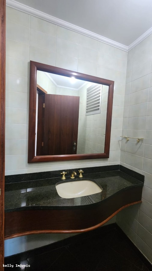 Apartamento para alugar com 3 quartos, 216m² - Foto 21