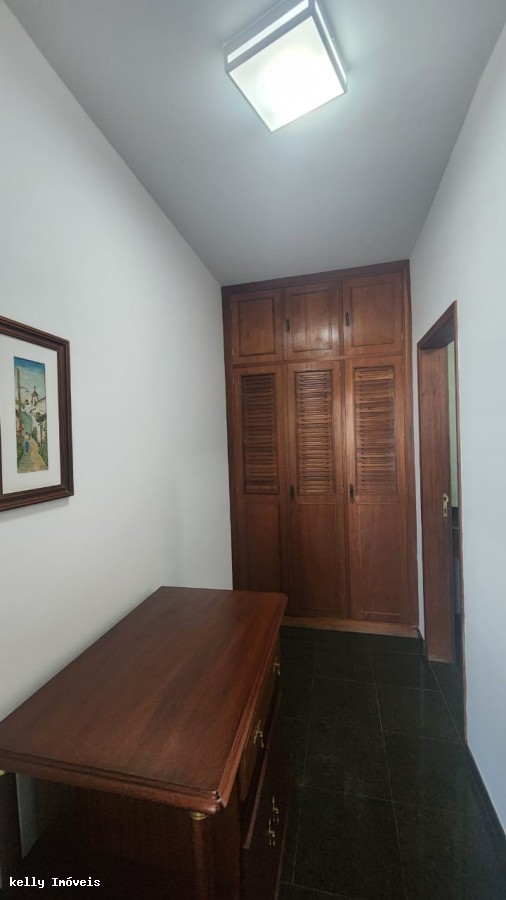 Apartamento para alugar com 3 quartos, 216m² - Foto 13