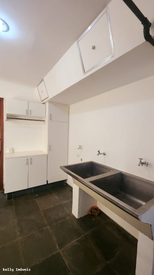 Apartamento para alugar com 3 quartos, 216m² - Foto 10