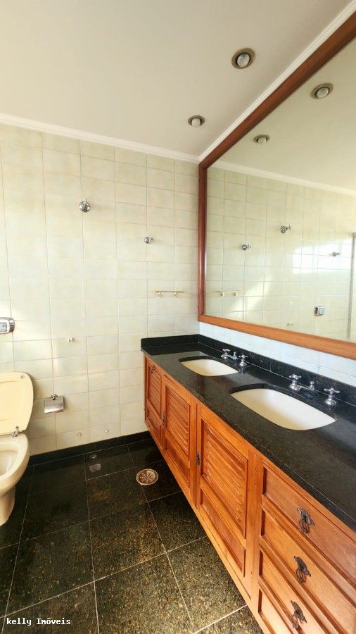 Apartamento para alugar com 3 quartos, 216m² - Foto 24