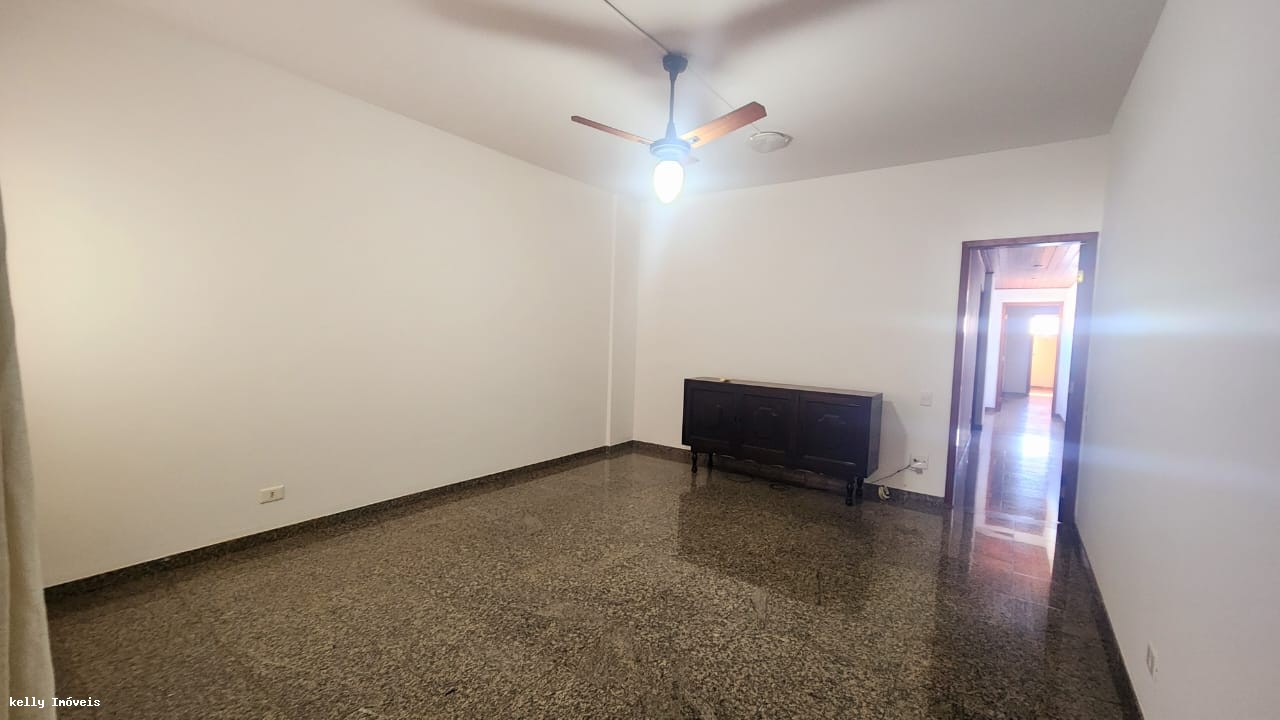 Apartamento para alugar com 3 quartos, 216m² - Foto 16