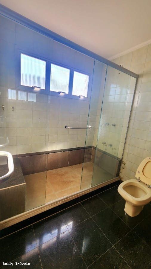 Apartamento para alugar com 3 quartos, 216m² - Foto 23