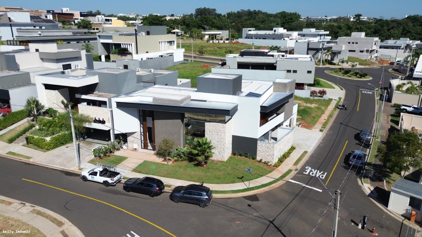Casa de Condomínio à venda com 3 quartos, 179m² - Foto 2