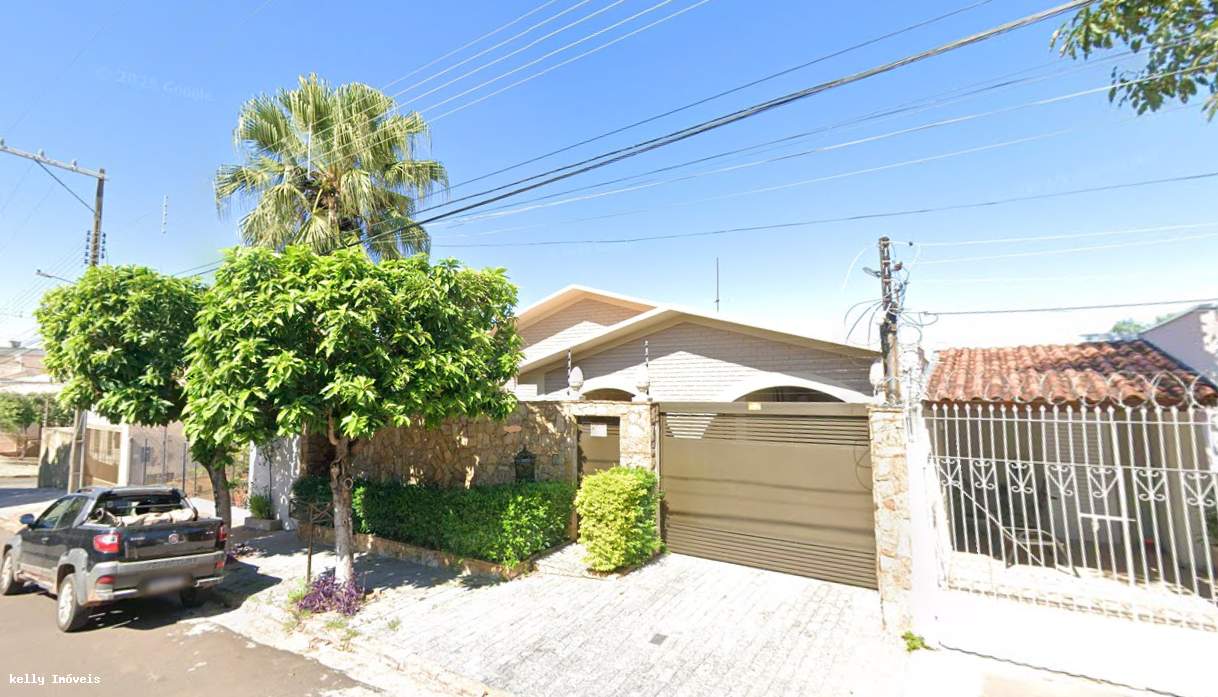 Casa, 4 quartos, 323 m² - Foto 1