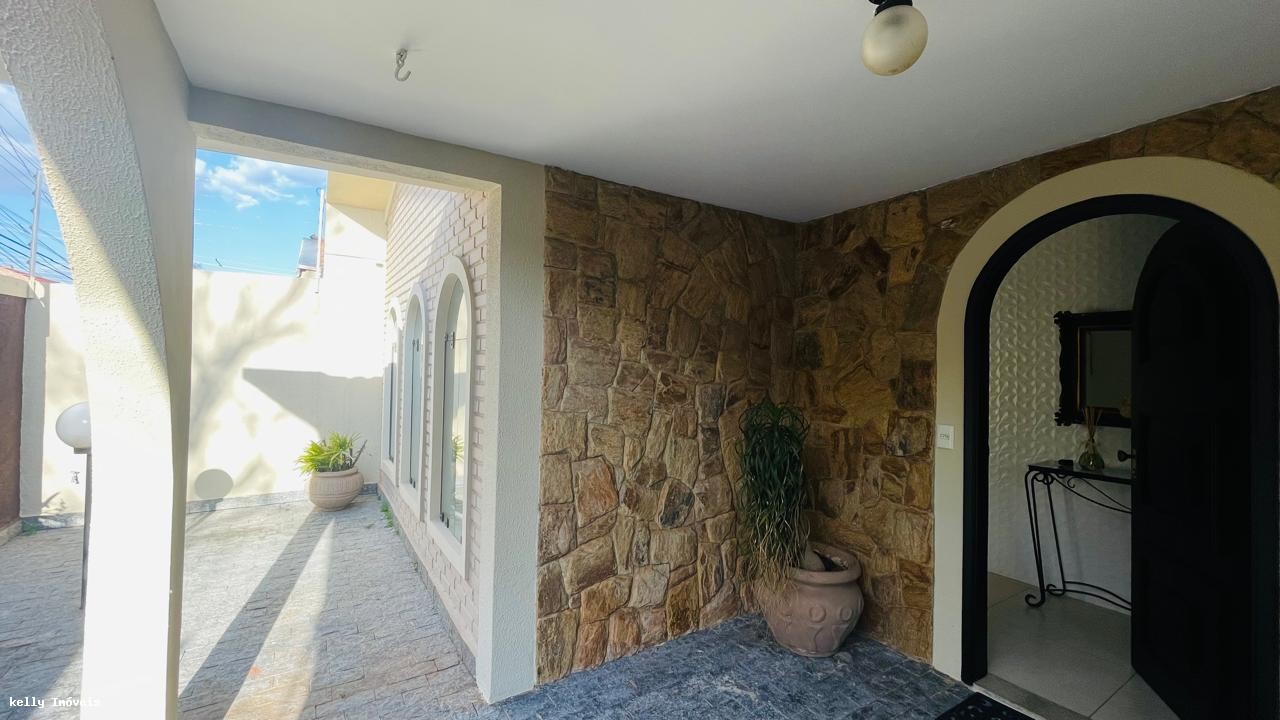 Casa, 4 quartos, 323 m² - Foto 2