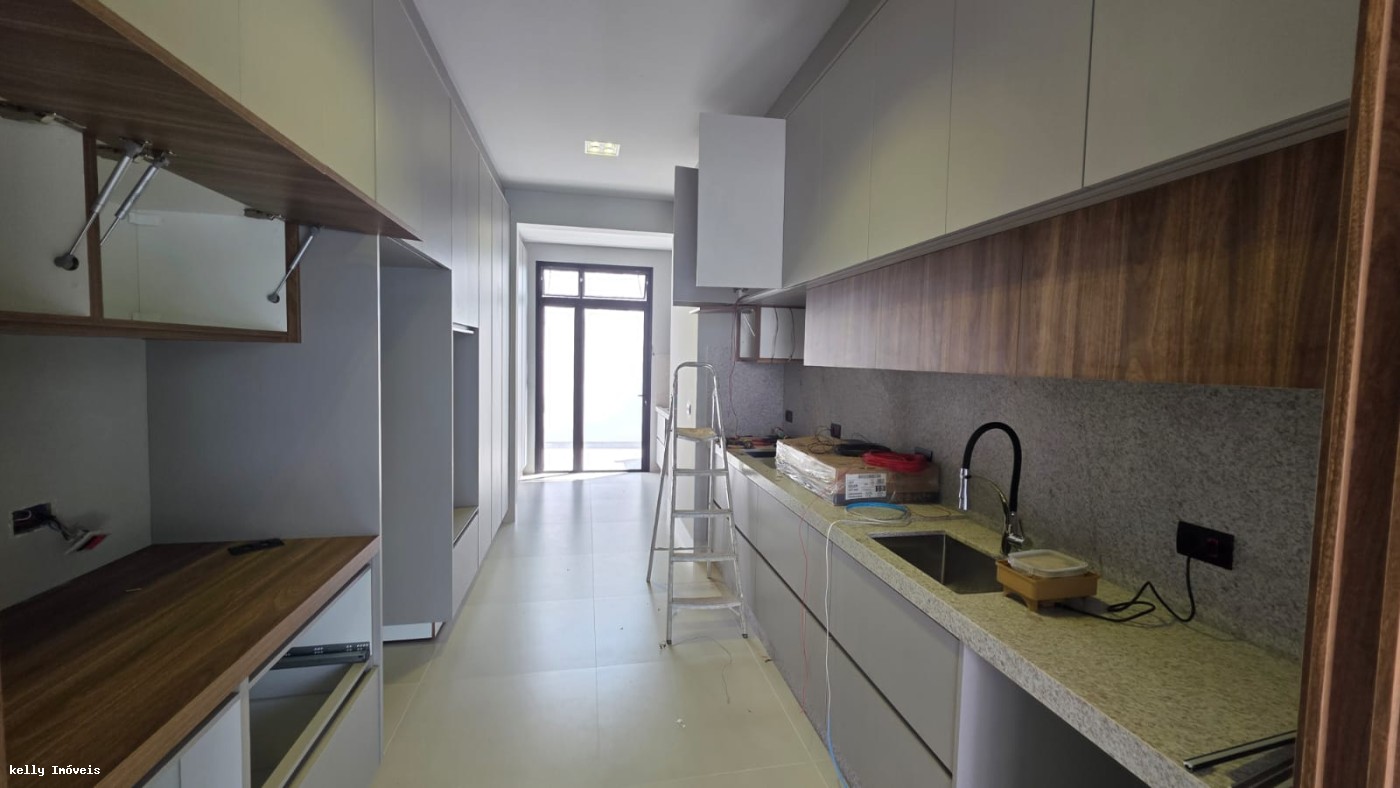 Casa, 4 quartos, 220 m² - Foto 4