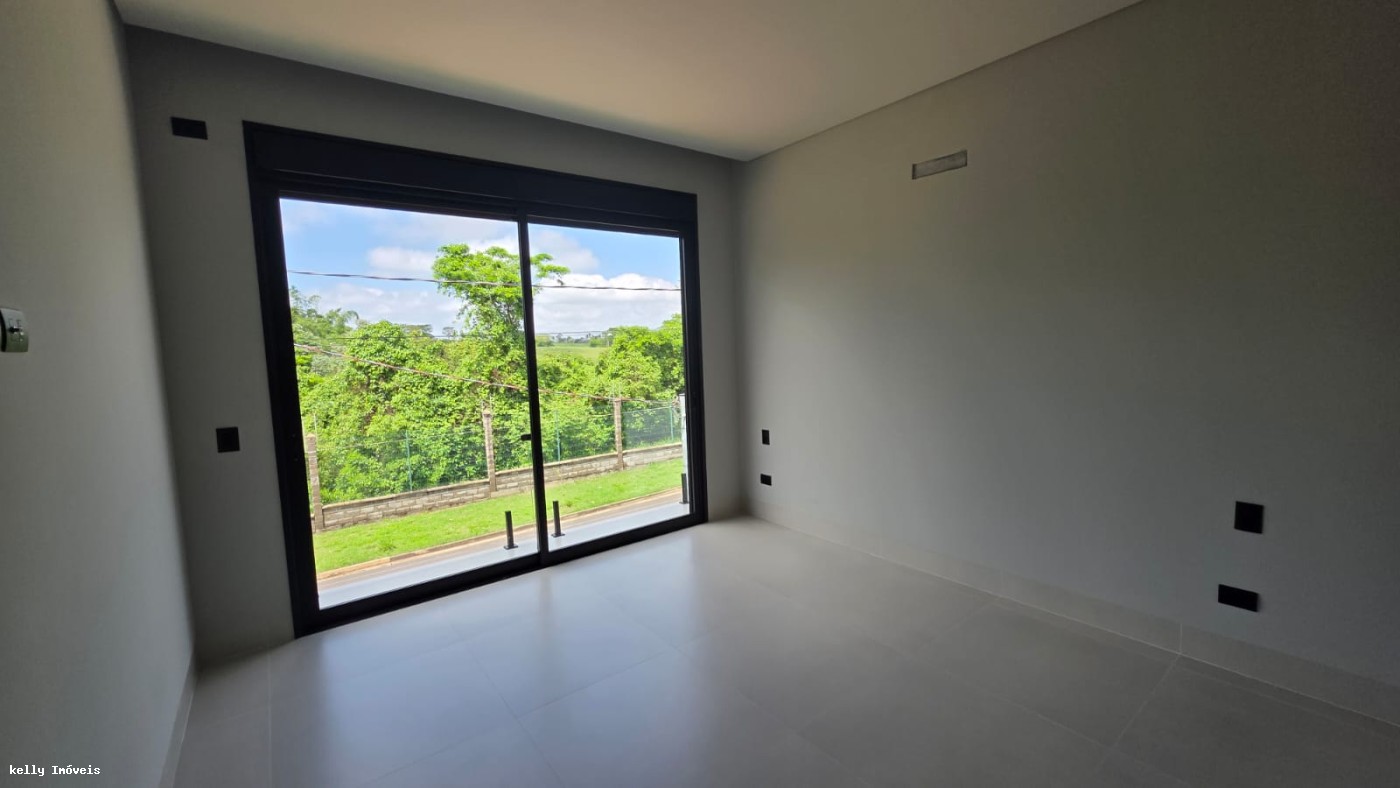 Casa, 4 quartos, 220 m² - Foto 3